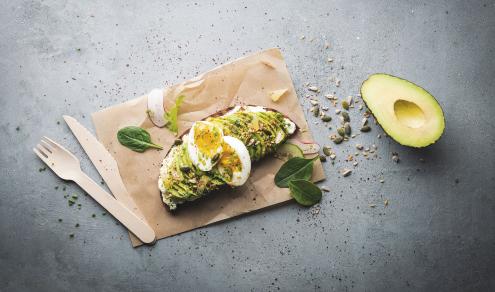 AVOCAT TOAST AU KIRI® ET ŒUF PARFAIT