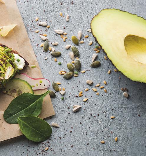 AVOCAT TOAST AU KIRI® ET ŒUF PARFAIT 